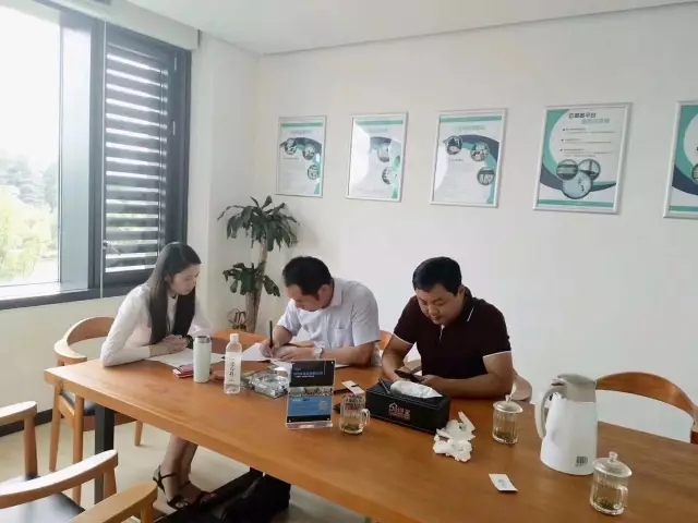 熱烈祝賀姜總、胡總簽約創(chuàng)綠家河南省市級代理！
