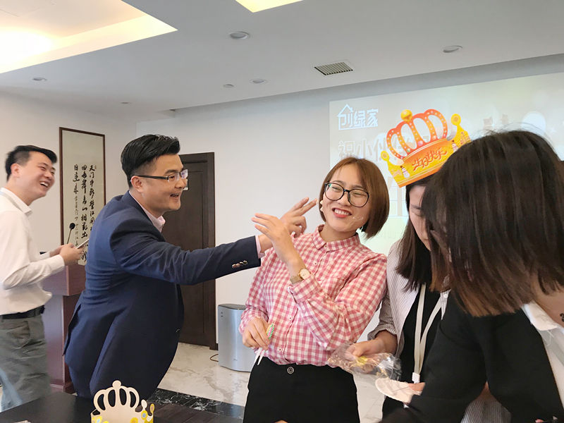 【4月生日會(huì)】業(yè)務(wù)很硬核，而我們只是甜美小公舉