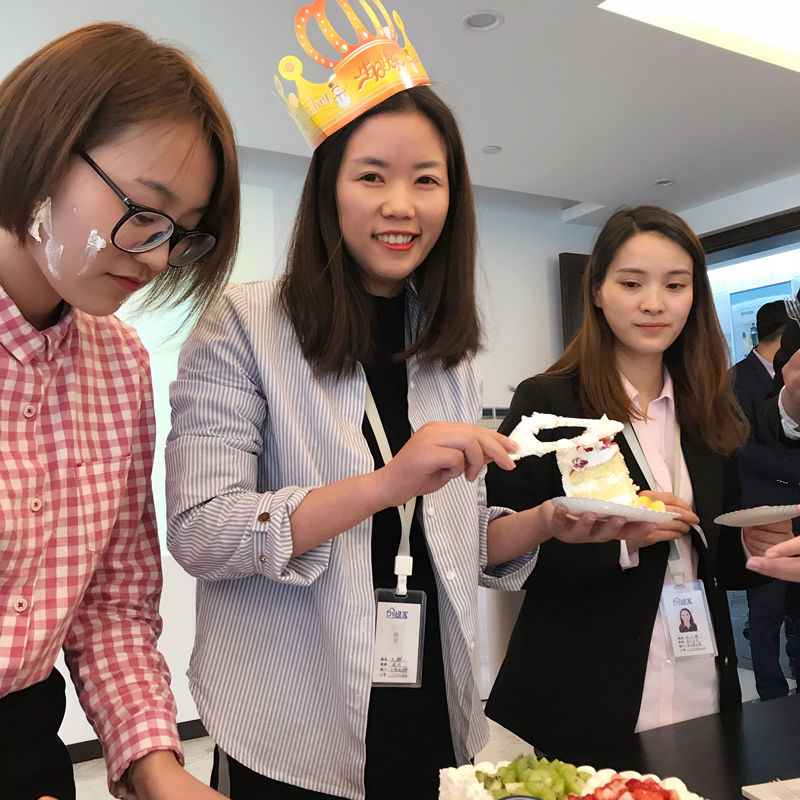 【4月生日會(huì)】業(yè)務(wù)很硬核，而我們只是甜美小公舉