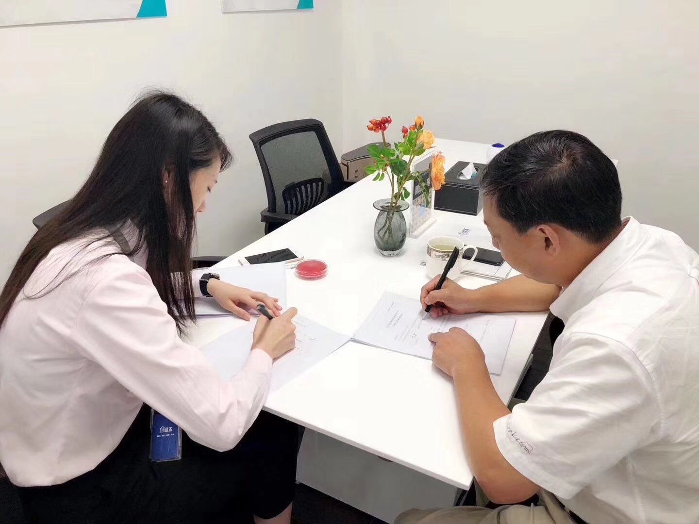 熱烈祝賀肖總簽約創(chuàng)綠家溫州市區(qū)級代理！
