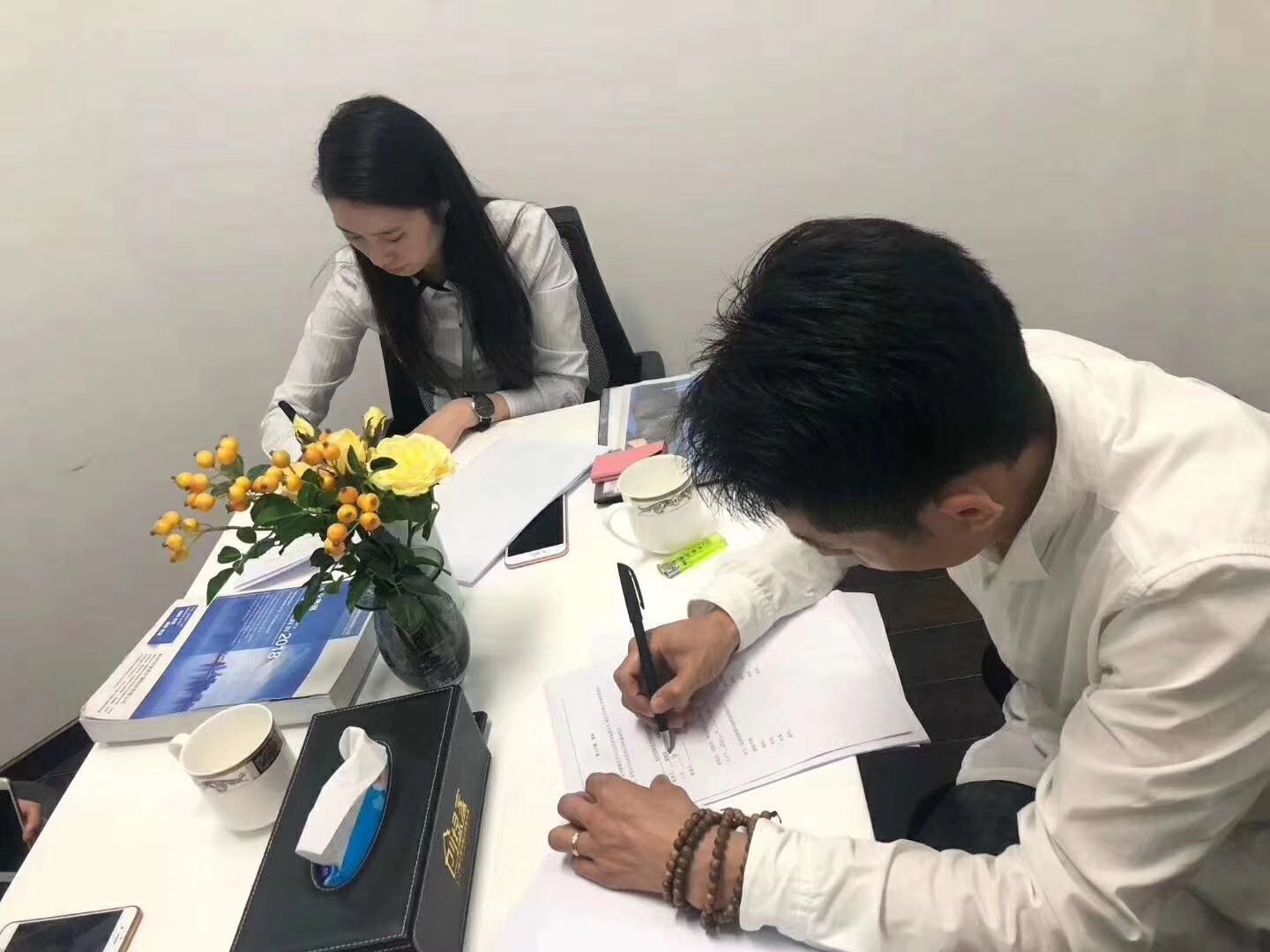 熱烈祝賀倪總、秦總、周總簽約創(chuàng)綠家寧波市區(qū)級代理！