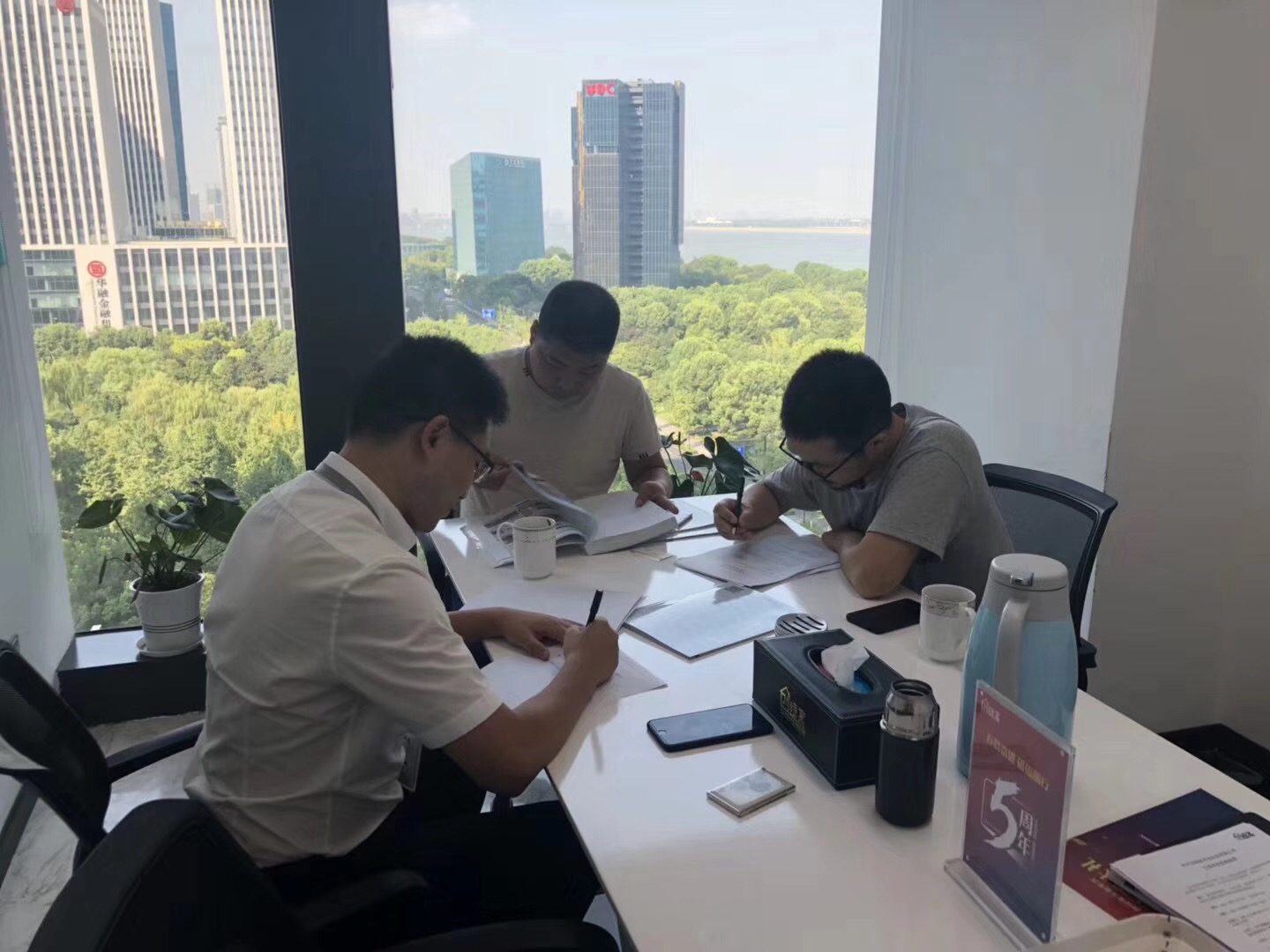 熱烈祝賀于總兄弟簽約創(chuàng)綠家金華市縣級(jí)代理！