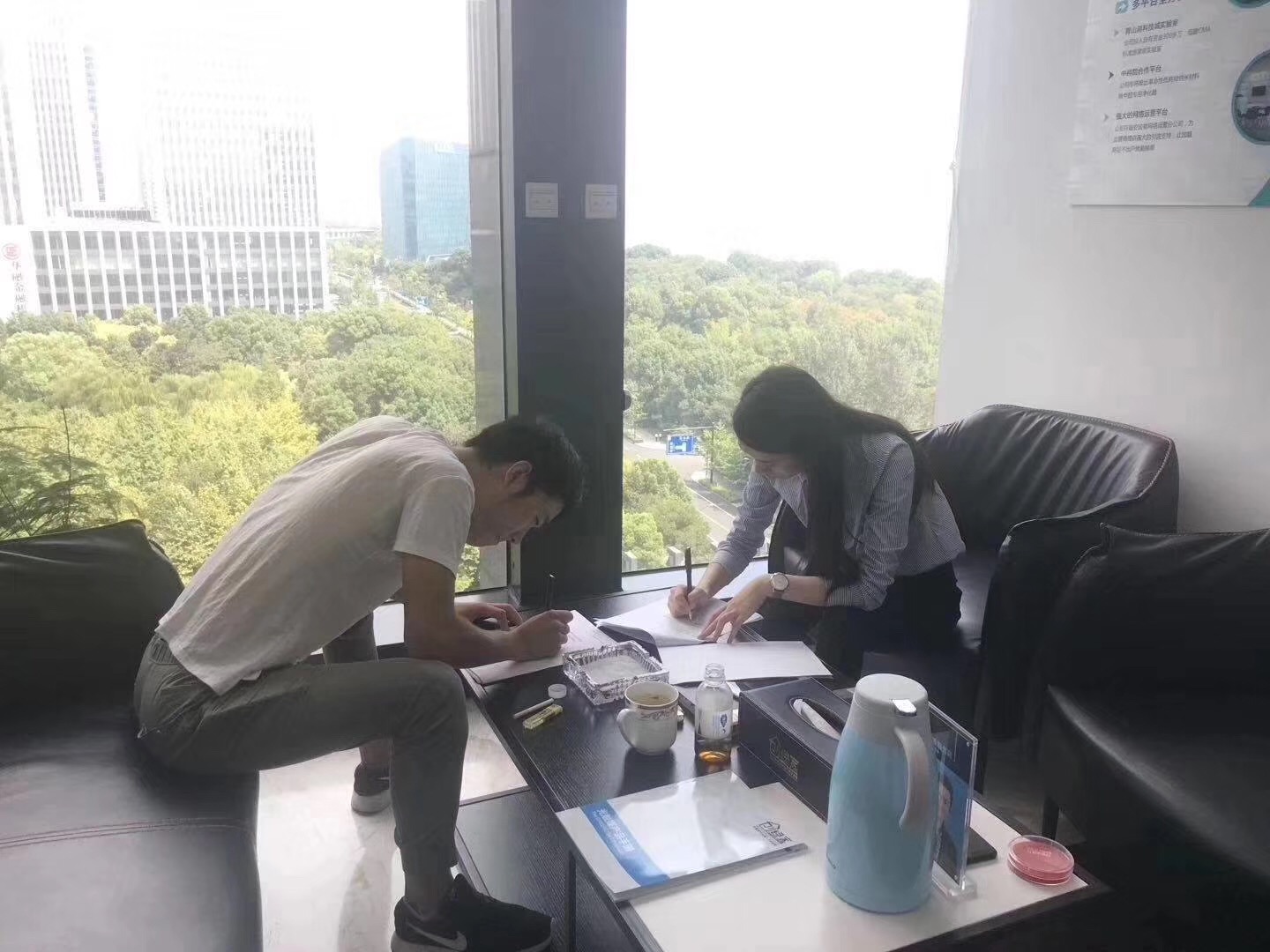 熱烈祝賀苗總簽約創(chuàng)綠家河南省市級代理！