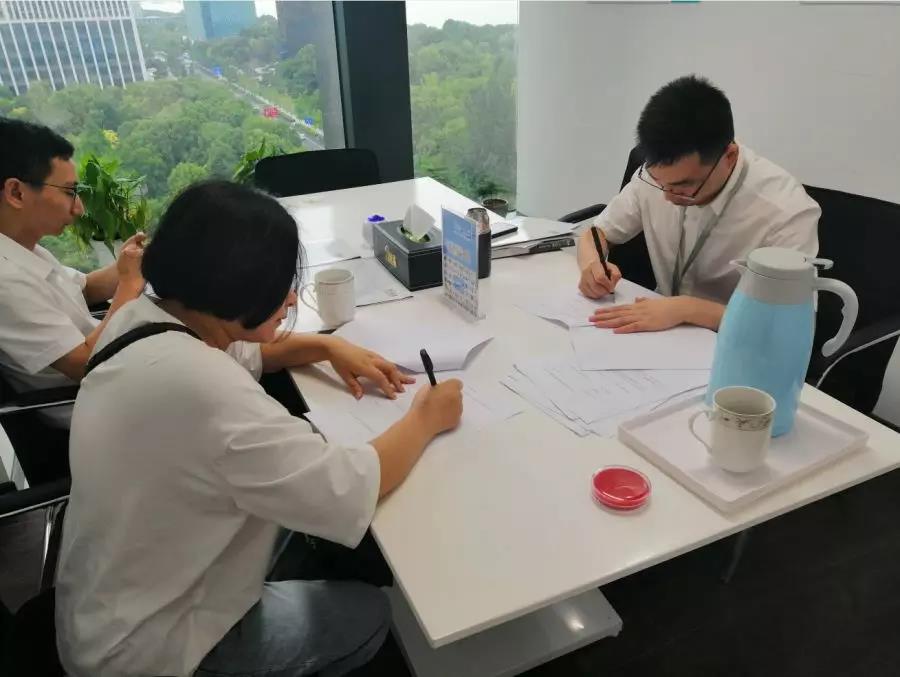 熱烈祝賀朱總、劉總簽約創(chuàng)綠家江蘇省蘇州市吳江區(qū)區(qū)級代理！