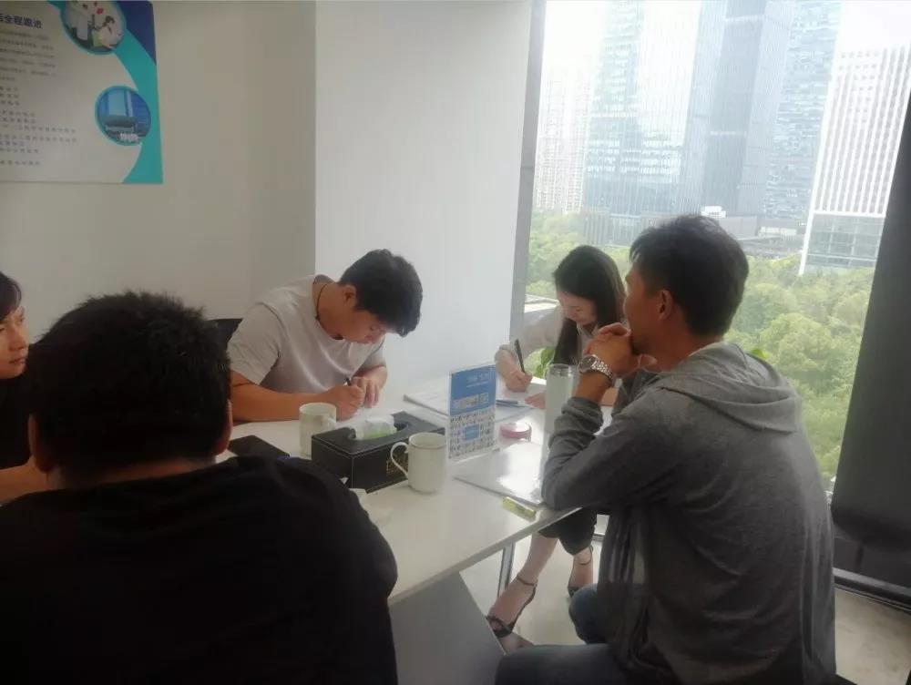 熱烈祝賀張總、宋總、溫總簽約創(chuàng)綠家河南省鄭州市區(qū)級(jí)代理！