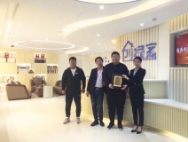 熱烈祝賀魏總、吳總、楊總簽約創(chuàng)綠家陜西省市級代理！