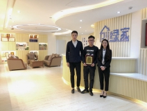 熱烈祝賀龍總、趙總簽約創(chuàng)綠家南京市區(qū)級代理！